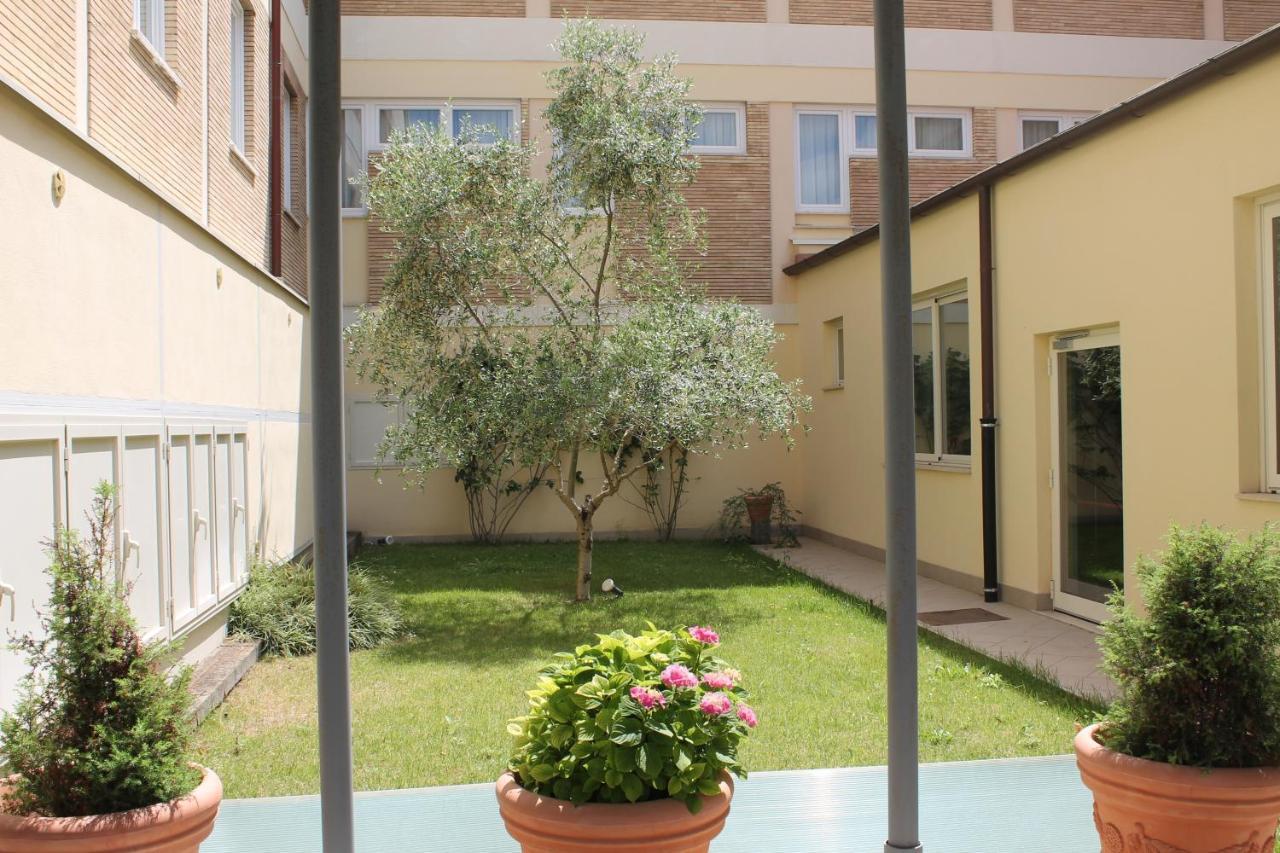 Casa Per Ferie San Juan De Avila - Rome — Fotos 1